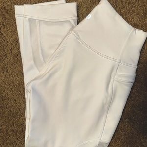 ✨ Like new ✨ Lululemon leggings size 6